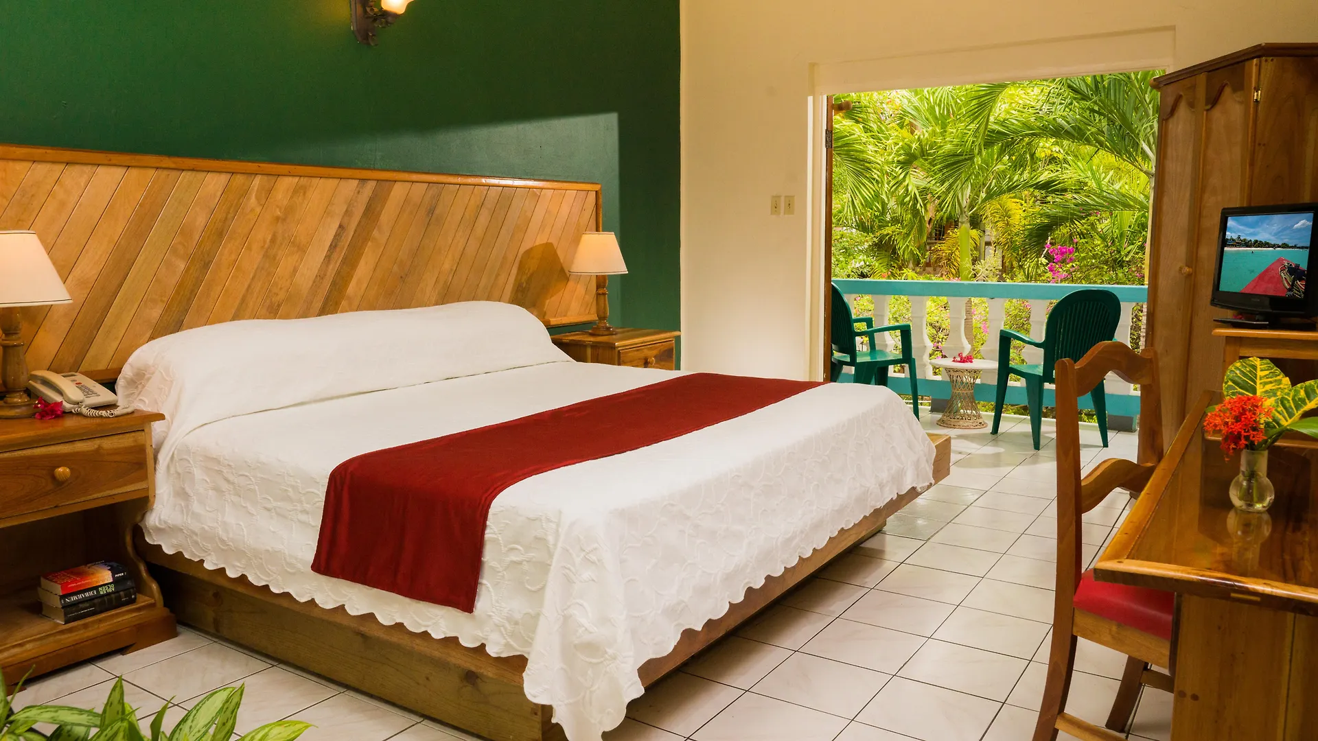 Hotel Legends Beach Resort Negril
