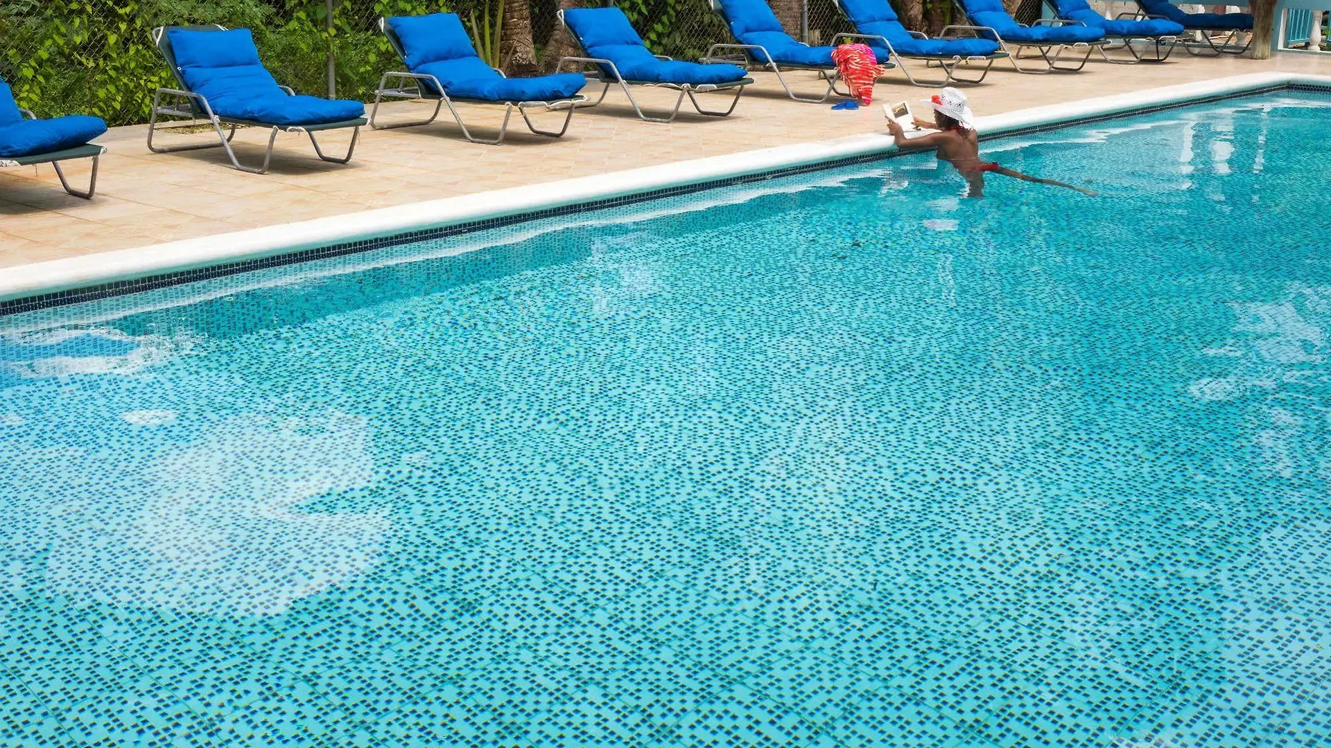 Hotel Legends Beach Resort Negril